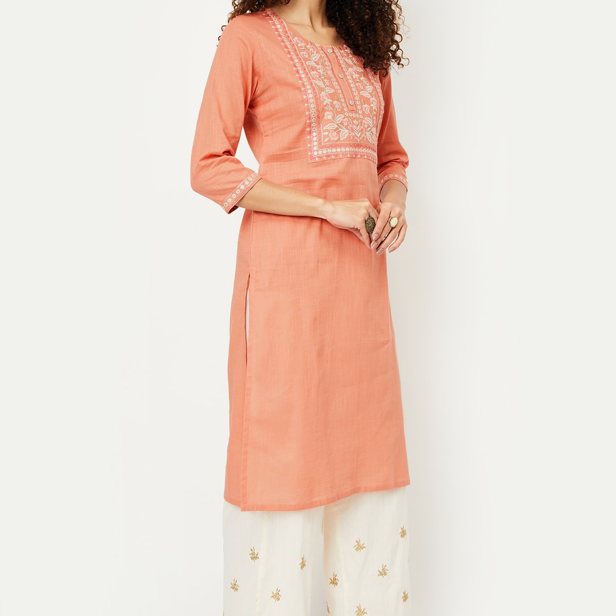 Women Embroidered Straight Kurta - Image 6