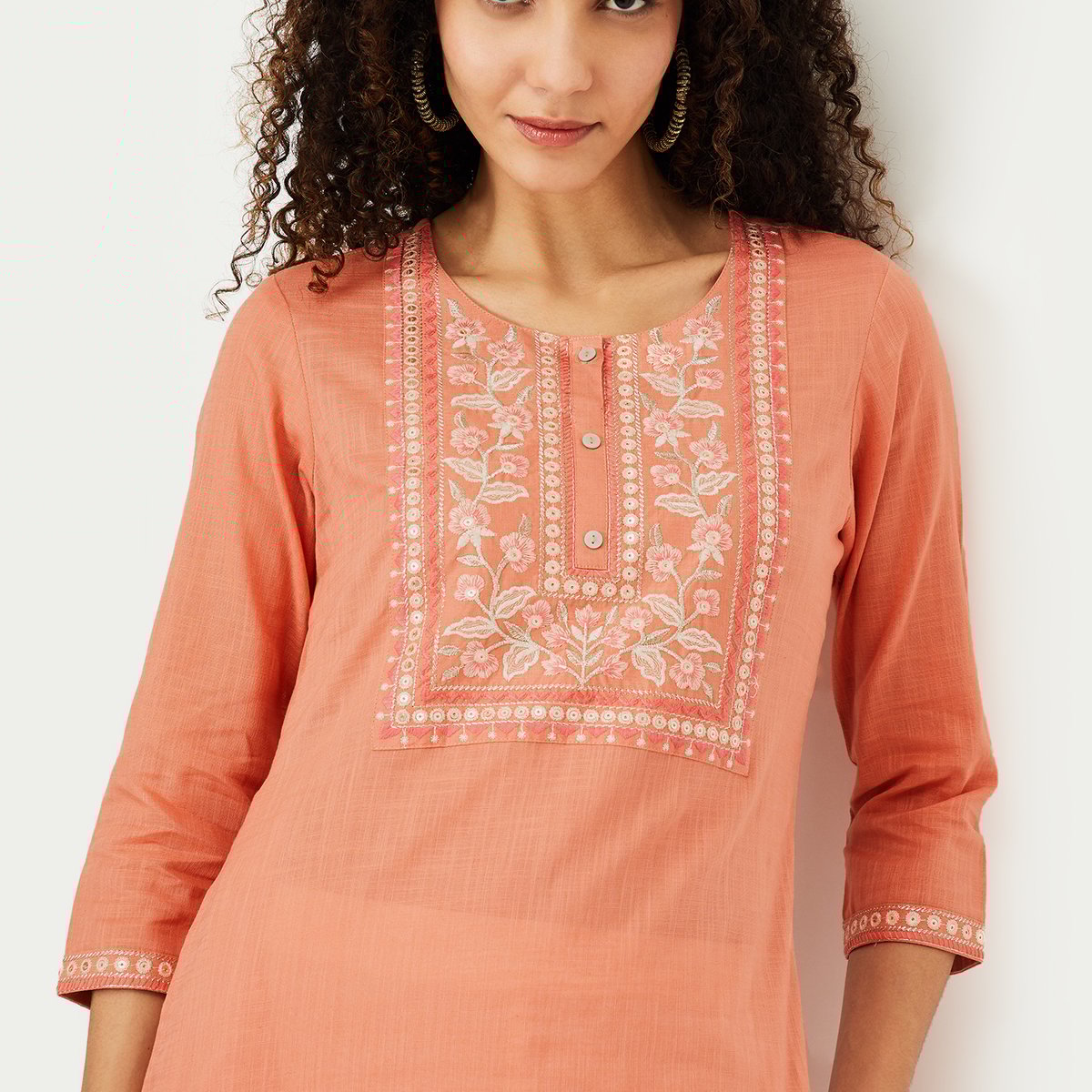 Women Embroidered Straight Kurta - Image 5