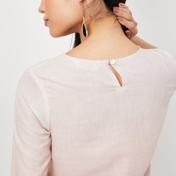 Women Thread Embroidered Straight Kurta - Image 2
